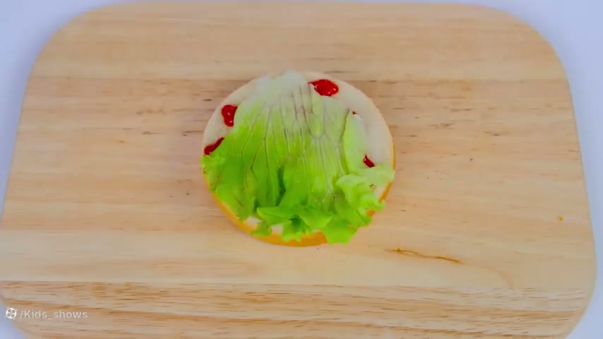 کاور ویدیوی چالش خنده‌دار خون‌آشام: وقتی غذا به یک سرگرمی تبدیل می‌شود!